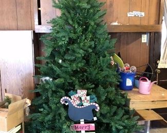 gorgeous like new tree, three pieces, no lights