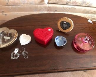 VALENTINE GIFT TABLE