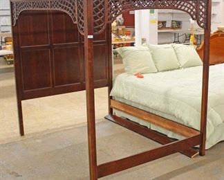  SOLID Mahogany Panel Full Canopy Queen Bed with Decorative Fretwork Sides

Auction Estimate $100-$200 – Located Inside 