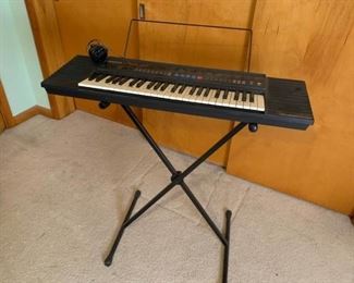 Yamaha PSR27 Keyboard and Stand
