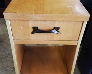Mid-Century 1-drawer Nightstand