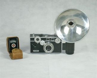 ANTIQUE ARGUS CAMERA WITH FLASH AND LIGHT METER