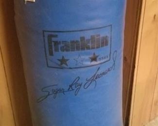 VINTAGE PUNCH/KICK BAG BY FRANKLIN SIGNED SUGAR RAY LEONARD