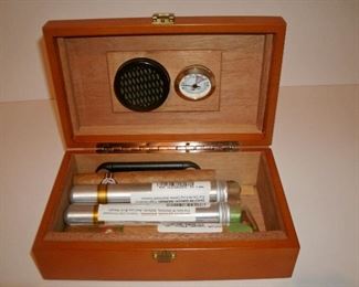 HUMIDOR WITH CUBAN CIGARS & CUTTER