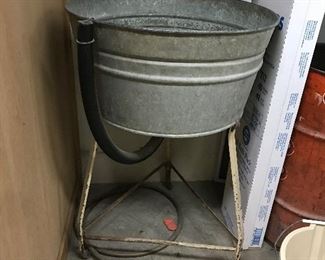 Galvanized wash tub w hose