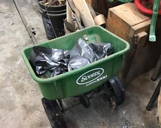 Scotts spreader
