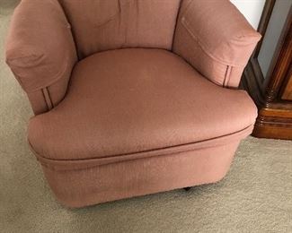 Comfy side chair (2)