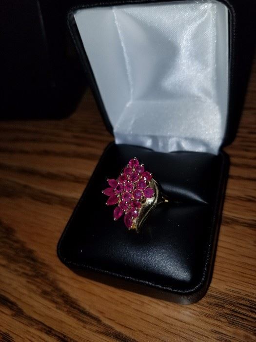 14kt and rubies