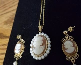 14kt and cultured pearls