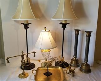 3 Lamps & Decorative Items https://ctbids.com/#!/description/share/312888