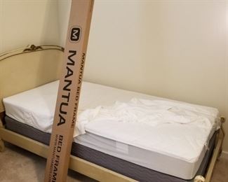 New Twin Newbury Mattress Set & Metal Rail https://ctbids.com/#!/description/share/312885