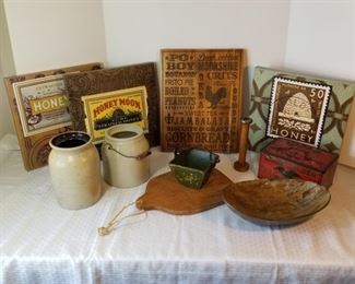 Country Home Decorative Collection  https://ctbids.com/#!/description/share/312890