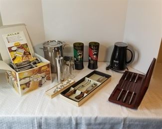 Kitchen Essentials; Pasta Maker, Frother, Knife Sets https://ctbids.com/#!/description/share/312905