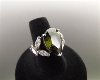 .925 Sterling Silver Pear Cut Emerald Crystal Ring Size 7
