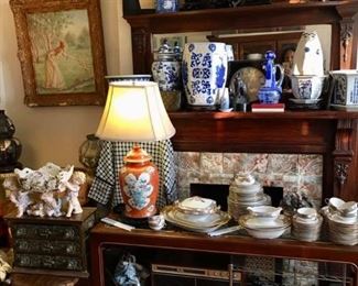 Bronzeville! Full estate PLUS secret BASEMENT space! BASEMENT OPEN MONDAY ONLY. 