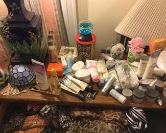 Comestics lamps turtle figurines