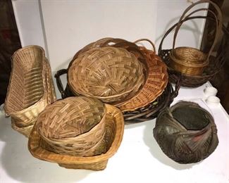 Baskets https://ctbids.com/#!/description/share/313280