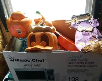 Halloween / Fall https://ctbids.com/#!/description/share/313321
