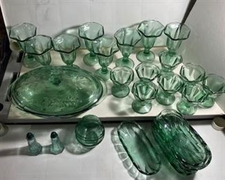 Green Glassware https://ctbids.com/#!/description/share/313332