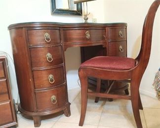 Kidney Desk with Chair