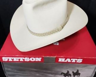 Stetson Buffalo Style Silver Belly Color Hat size 57/ 7 1/8. Measures Length 16 inches, Height 7 inches and Width 13 inches. https://ctbids.com/#!/description/share/314484