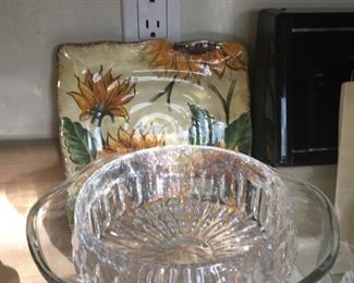 Lead crystal bowl, serving bowl and sunflower dish