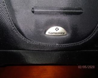 Samsonite Travel Bag. Lightly used. Excellent Condition. 