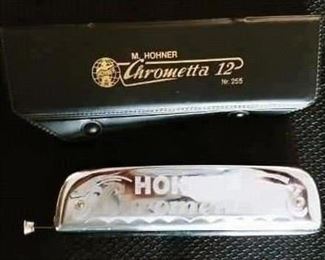 Hohner Chrometta 12 Harmonica