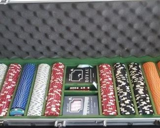 Poker Set in Case https://ctbids.com/#!/description/share/311913
