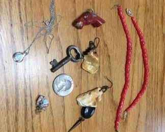 Lot of keepsake jewelry https://ctbids.com/#!/description/share/311970