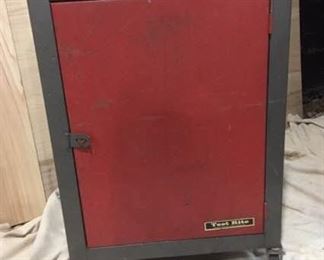 Metal tool cabinet https://ctbids.com/#!/description/share/312075