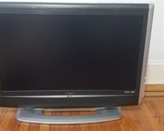 32 inch HD Television https://ctbids.com/#!/description/share/312081