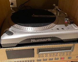 Numark Turntable
