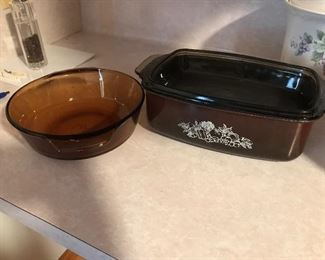 modern and vintage cookwares