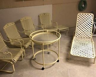 Iron Outdoor Furniture (8 Pieces) https://ctbids.com/#!/description/share/313998