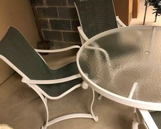 Outdoor Table with Four Chairs https://ctbids.com/#!/description/share/313999