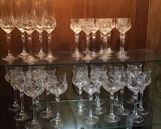 Vintage Waterford Crystal Glass Set (34 Pieces)        https://ctbids.com/#!/description/share/314012