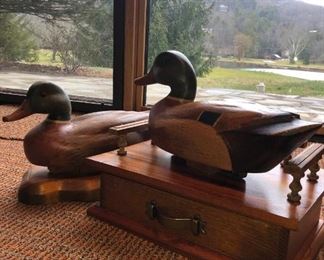 RD Lewis Duck Decoys and Duck Call Box             https://ctbids.com/#!/description/share/314002