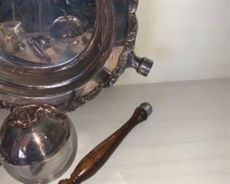 antique warmer with removable handle for hot water 