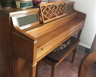 Upright piano