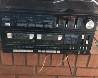 Sanyo stereo system