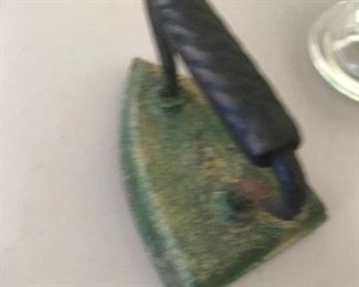 Vintage hand iron