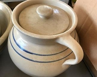Storie pottery pieces