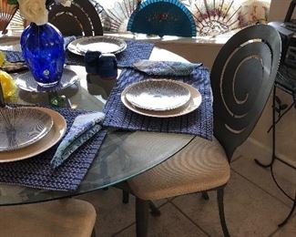Dining set with 4 chairs and glass top