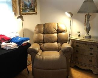 Here is that fabulous recliner