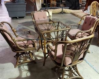 Rutan Patio Table w/ 4 Swivel Chairs