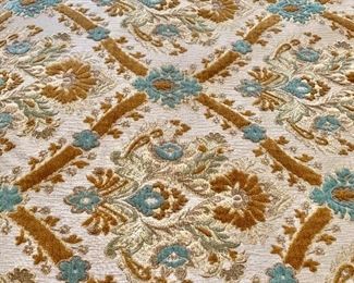 Detail - bedding king sized bed