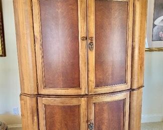 Large armoire