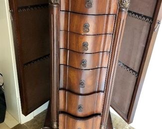 Jewelry organizer open