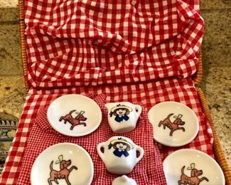 "Madeline" child's tea set